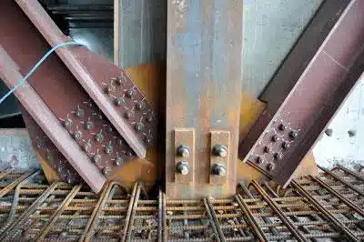 انواع اتصالات در سازه فولادی از جوشی تا پیچ و مهره